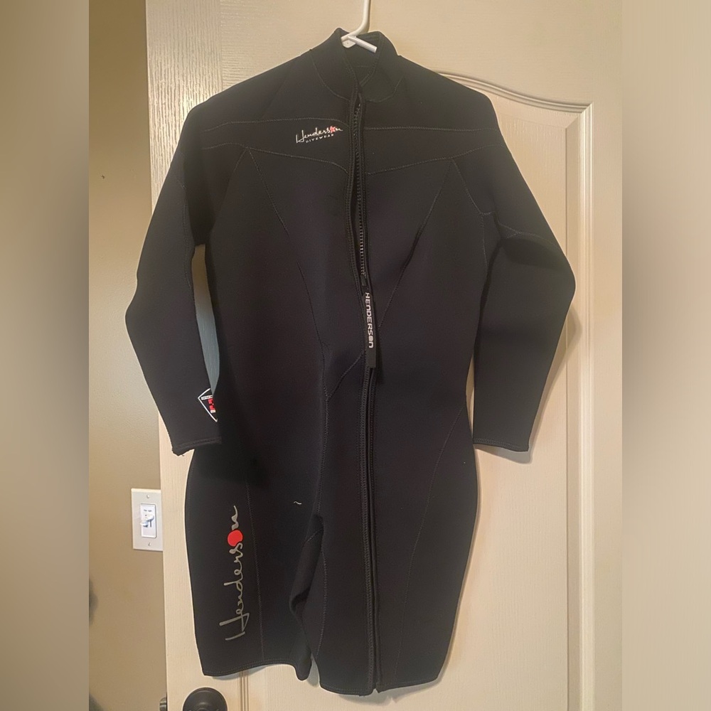 Size 14 Henderson Five Suit